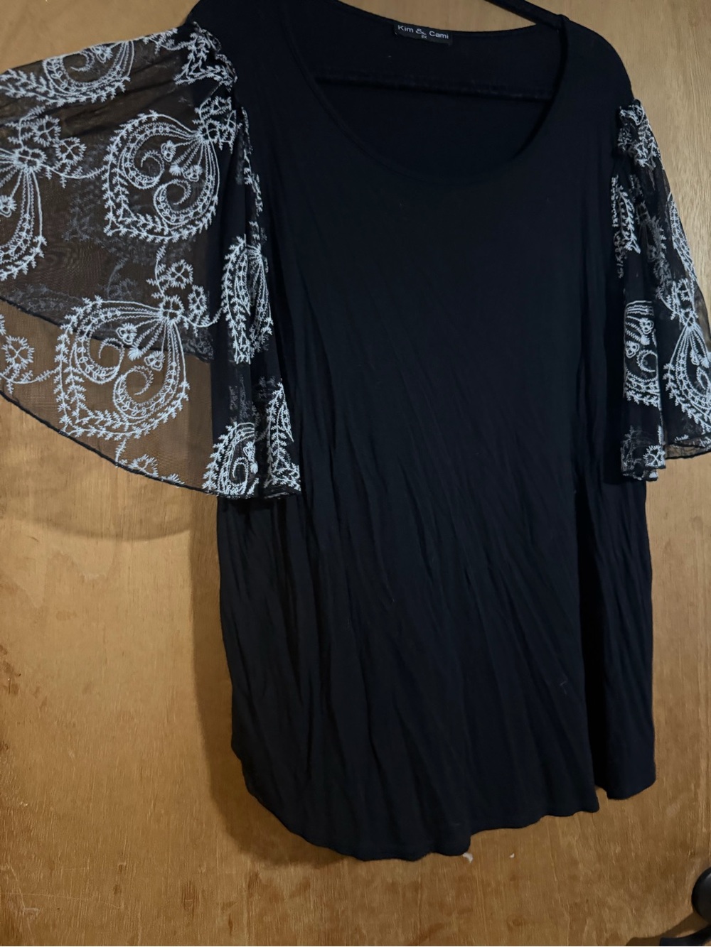 Kim and Cami Flutter Lace Sleeve Flowy Top Size 2X black - Picture 3 of 8